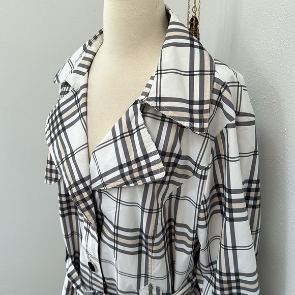 Dress Barn Rain Jacket 🧥 - Picture 2 of 10